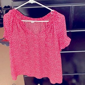 Pink giraffe print short sleeve blouse